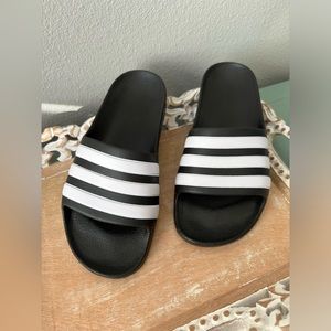 NWOT Adidas slides